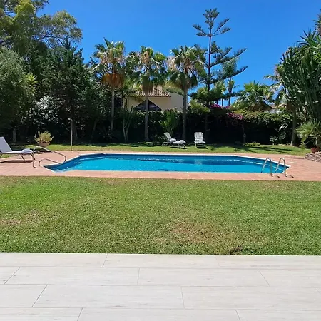 Noctua Pool And 013 Estepona