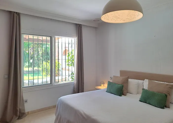 Noctua Pool And 013 * Estepona